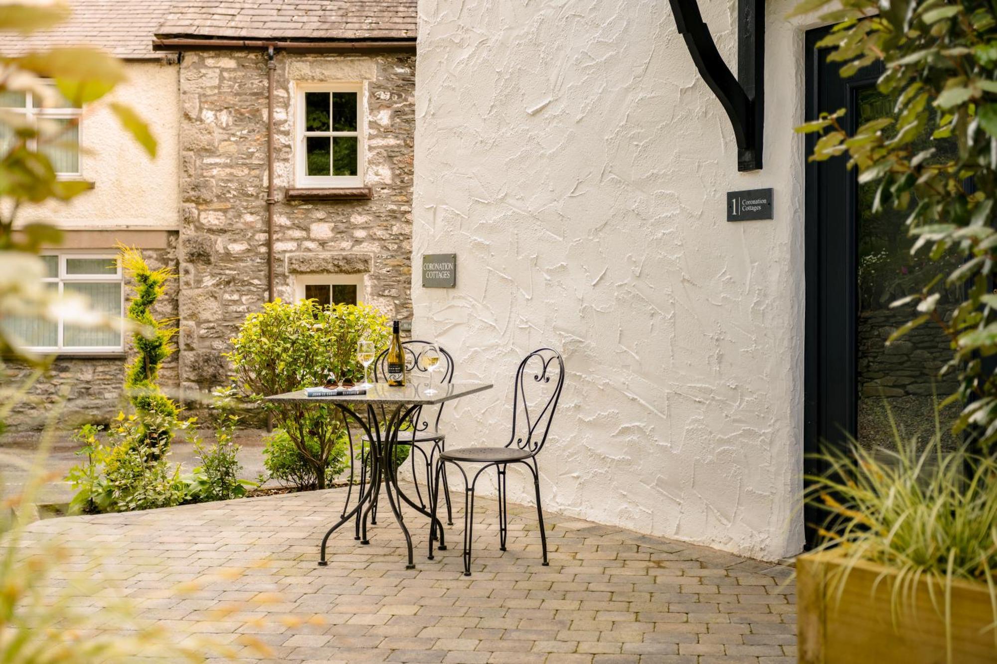 Coronation Cottages, Modernised 200-Year-Old Lake District Cottage Getaway For Two Lindale Екстер'єр фото